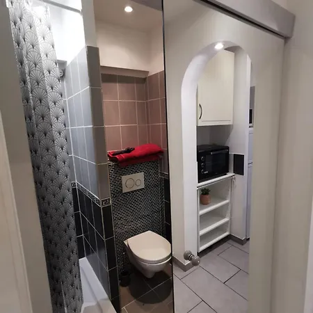 Et Stationnement Offert Centre Апартаменты *